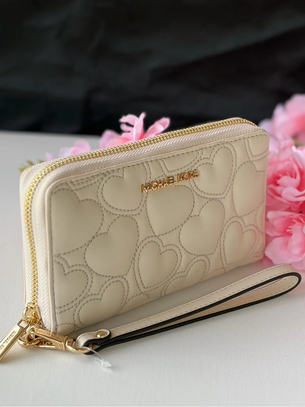 Michael Kors Cream Quilted Heart Zip-Around Wristlet